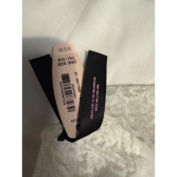 NWT Victoria’s Secret The Lacie Thong – White – One Size - Picture 4 of 4